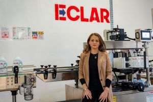ECLAR Factory primeşte sigiliul de încredere de la Nicolae şi Alina ai României